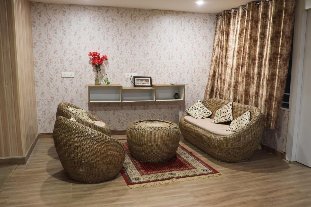 Valley Retreat Home Stay Dehradun Buitenkant foto